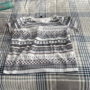 Ann Taylor Black and White Patterned Short Sleeve Top